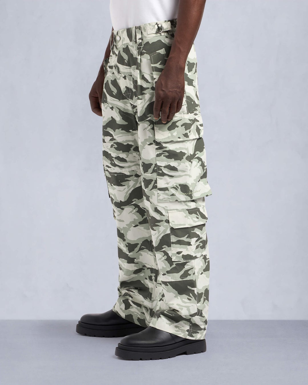 Camo / White Moose Knuckles Basalt Cargo Men Pants | USA-SBWCP7029