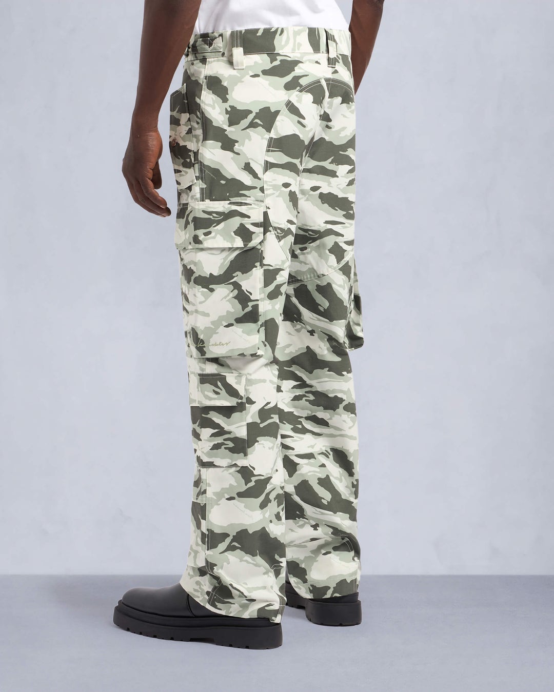 Camo / White Moose Knuckles Basalt Cargo Men Pants | USA-SBWCP7029